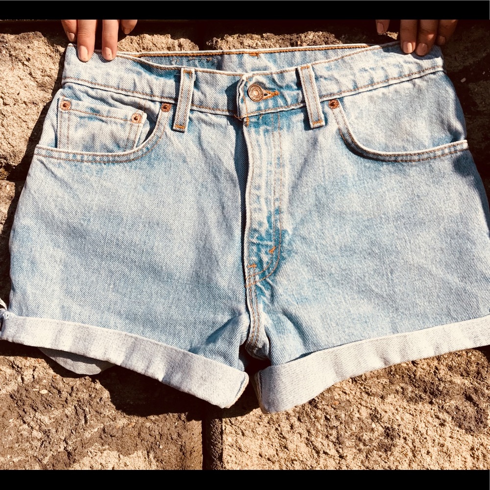 High-waisted Levi’s